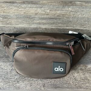 Alo Yoga Fanny Pack Espresso color Brand New